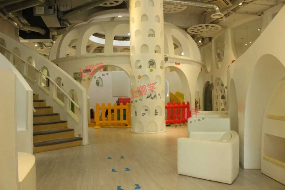 超大的室内游乐场所、1:3的师资配置、耗资2000万打造的多元课程体系，这家托育园被一大波家长疯狂安利！相关资料 3