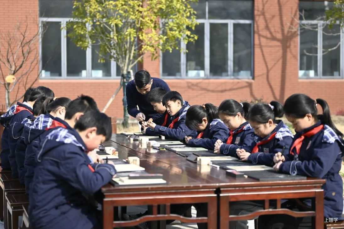 申时校园看“双减” | 松江：传统文化源远流长 书法篆刻印记申时！相关资料