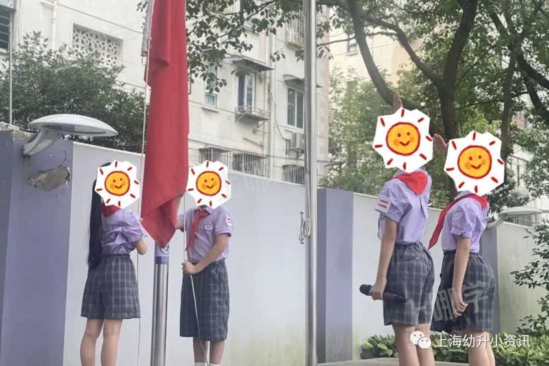 美爆了！上海这10所公办小学校服颜值满分！一套不超过300元，看看哪所是颜值top？相关资料 19