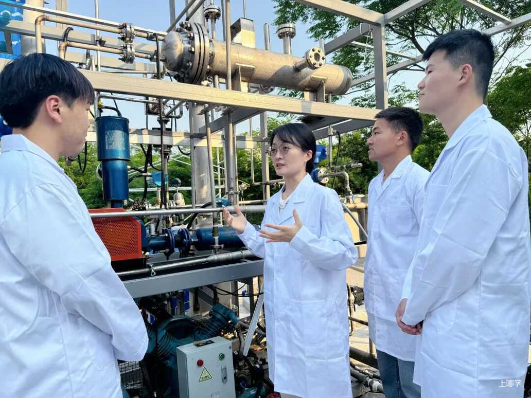 适时探索小月龄托育服务、中小学生每天综合体育活动2小时……市教委主任做客民生访谈相关资料 5
