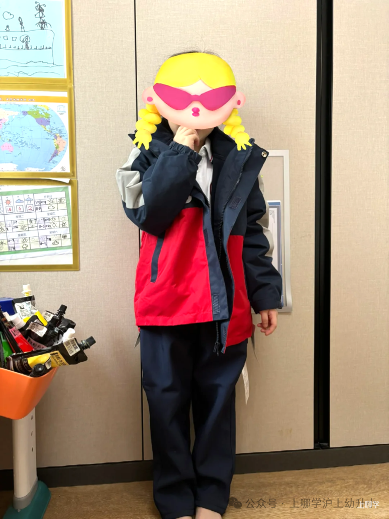 热议！上海多所学校校服收费标准大曝光！有家长花费5300元！你家校服花了多少钱？相关资料 21