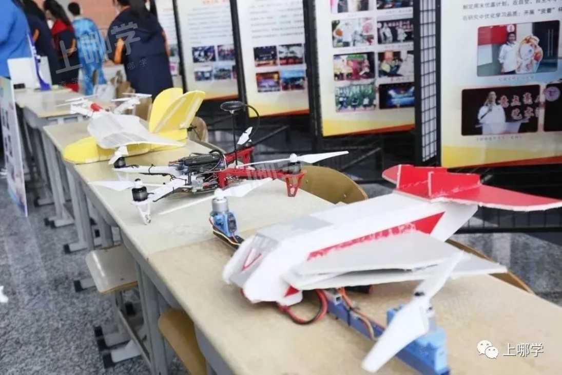 21个复旦、25个交大！上海这所“黑马”学校成绩再度引人注目！还连读多年收获清北录取喜讯！相关资料 18