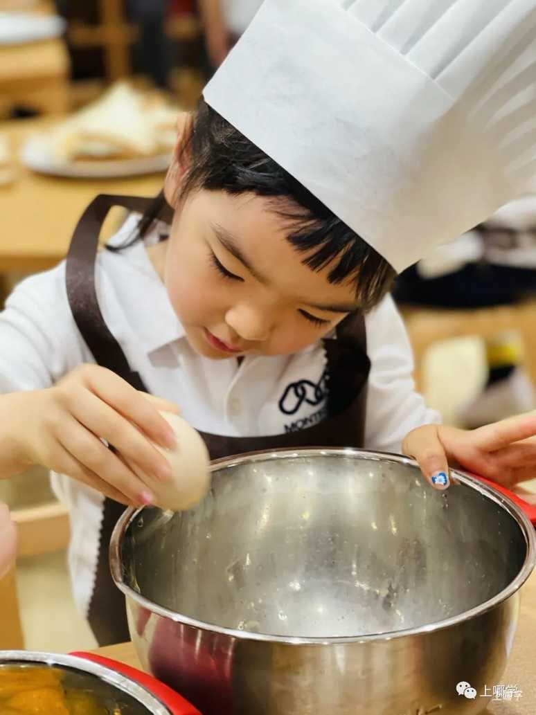 上海市中心还有这样一座隐于喧嚣的高端幼儿园！纯正蒙氏教育体系、原生态园林环境，今年仅开放少量学位预约！相关资料 12