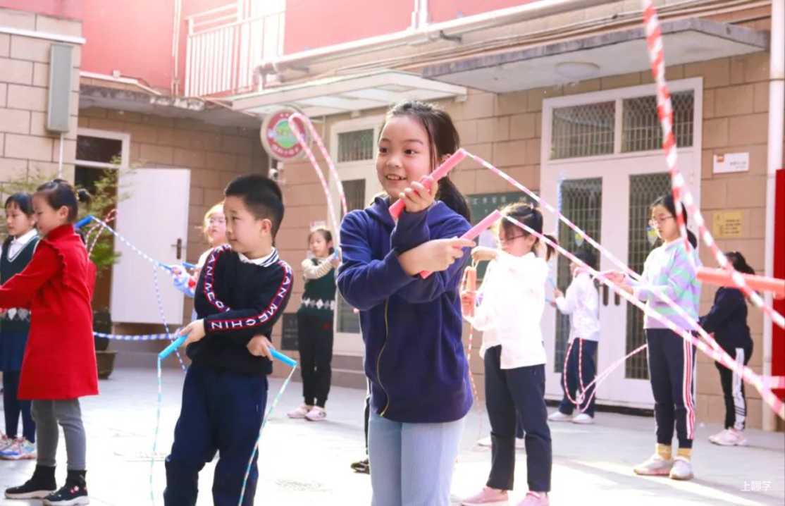 操场上的学校丨上海市黄浦区蓬莱路二小：一起来运动相关资料 12