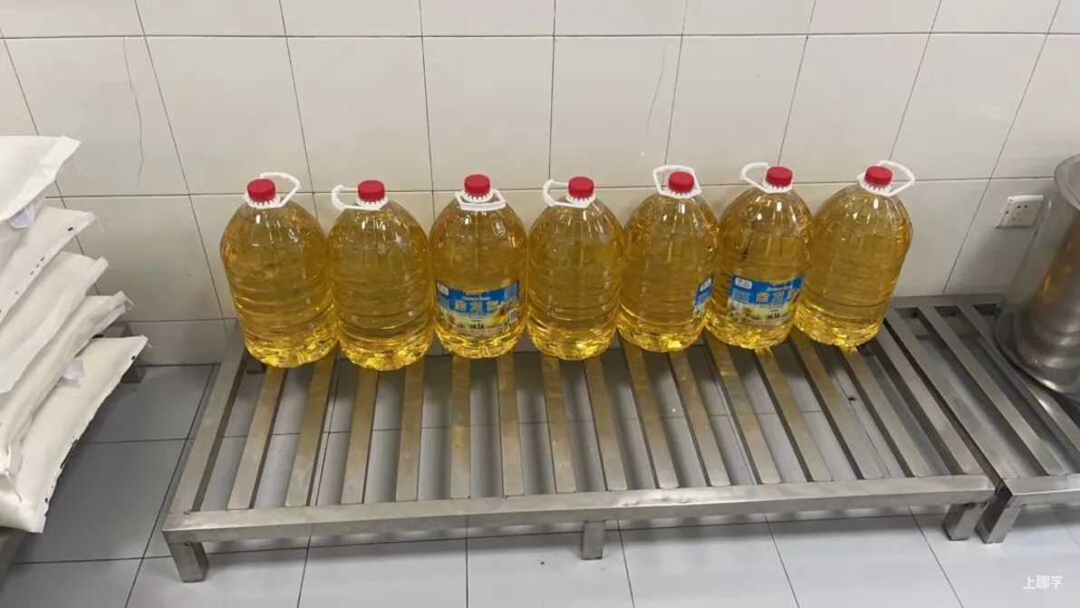 上海多校午餐真实图片曝光！有的堪比大学食堂！附上海学校午餐供应商查询攻略~相关资料 48