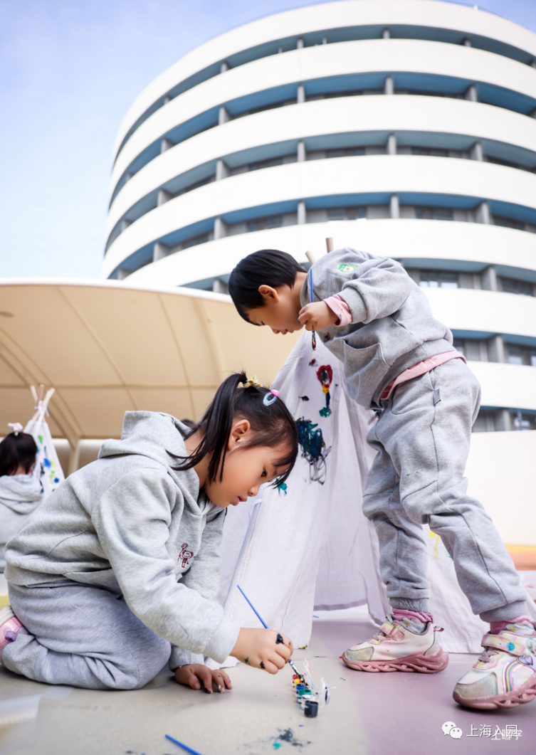 上海这家幼儿园的活动有什么特别？小朋友挑战100天连续阅读、每年举办美食节…今年还增设两间专用教室，只为培养更丰富的兴趣爱好！相关资料 15