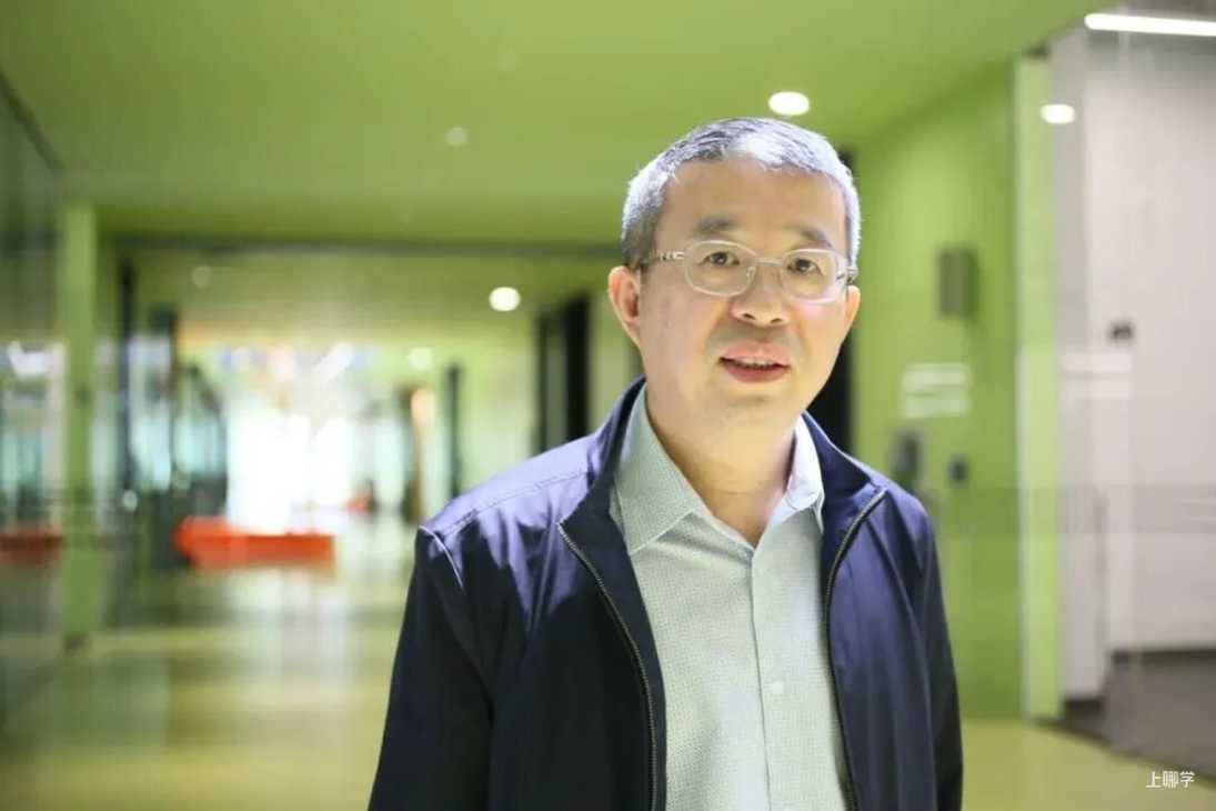 一位业界“传奇”校长！曾办学校一位难求，再次返沪履新成为头条新闻！相关资料