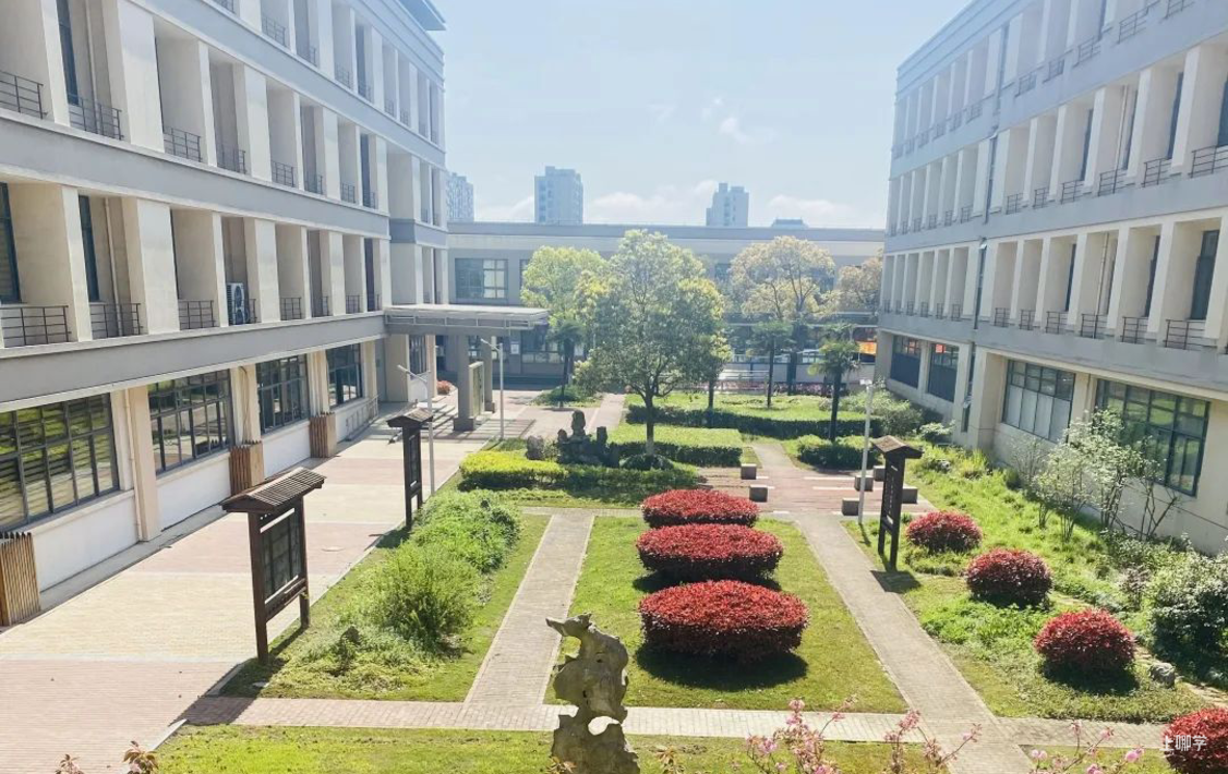 上海中学东校丨不限对口全区可报上海这所公办学校超额摇号录取报名后