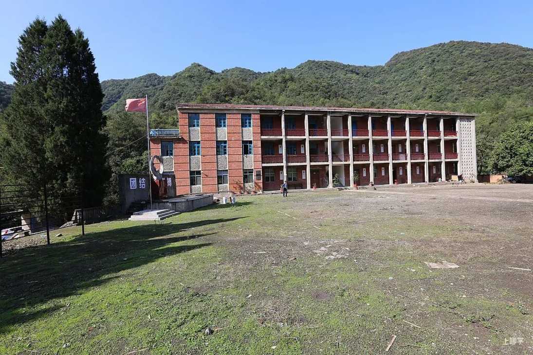 5年少掉近3万所小学，空出来的校舍去了哪里相关资料 3