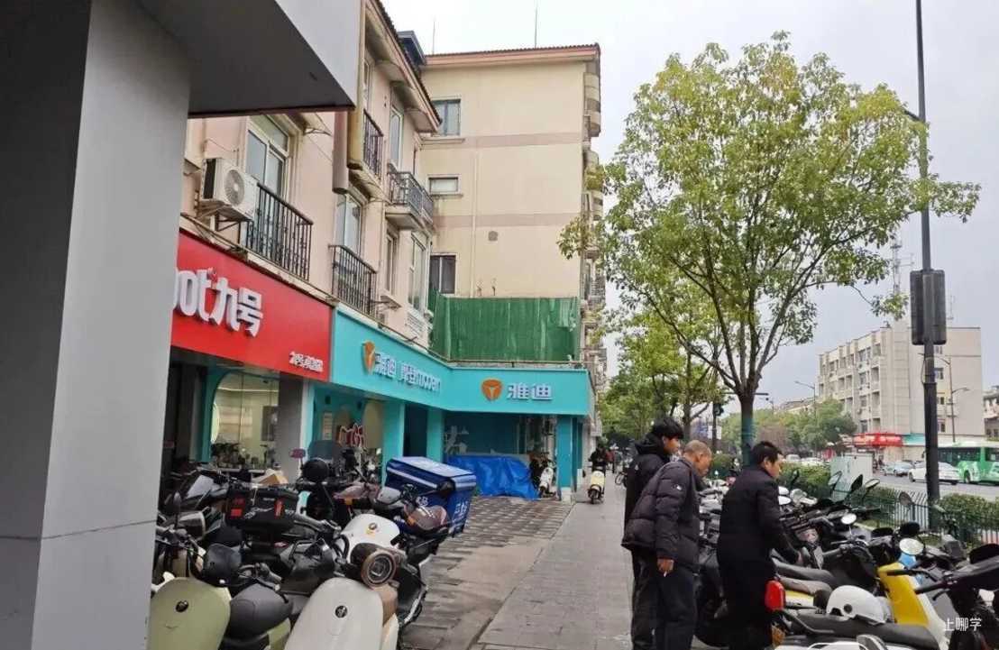 网友吵翻了！新国标电动自行车不能带小孩？没有后视镜？不能储物？最新官方回应来啦！相关资料 5