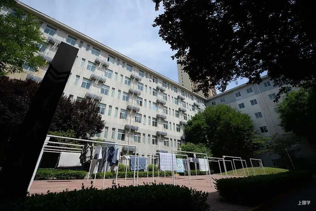 国务院：鼓励有条件的地方实行随迁子女仅凭居住证入学！因地制宜放宽在流入地参加中考报名条件！相关资料 2