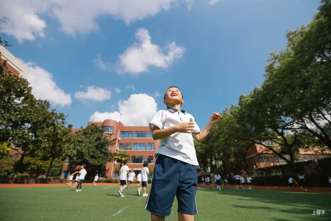操场上的学校丨宝山区江湾中心校：“兴趣化”，让小学生爱上体育相关资料 3