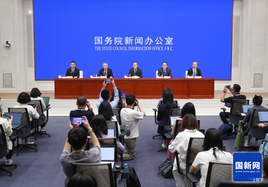 教育部：在全国推行校外实践教学，每周至少半天相关资料 2
