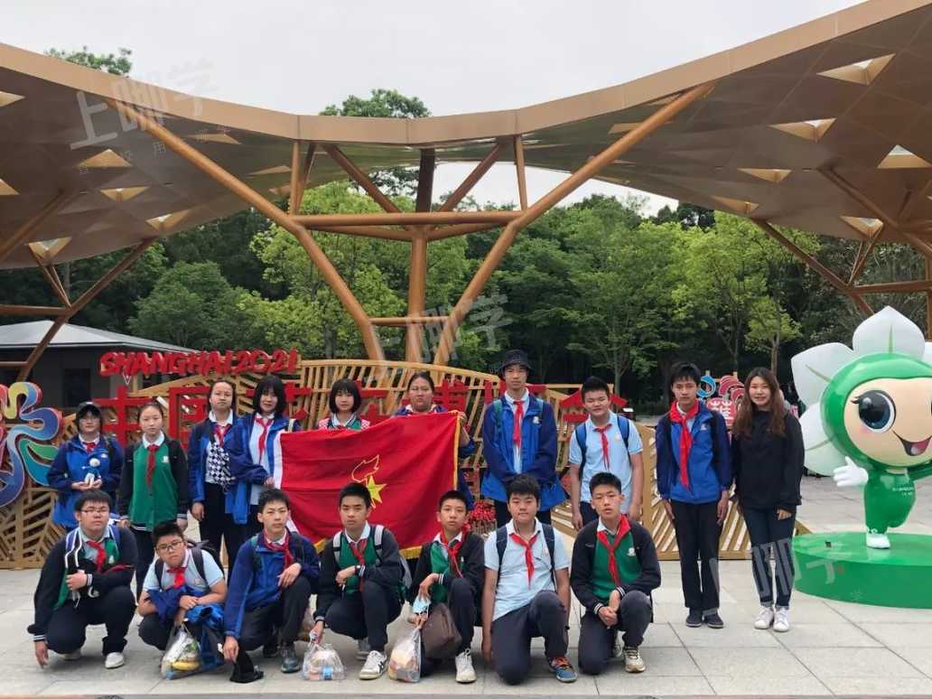 【红领巾心向党】 迈好青春第一步 ---上海市江湾初级中学八年级14岁